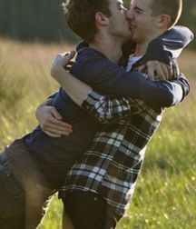 Boys in Love (Non-nude) 5bc2224ee9517.jpg