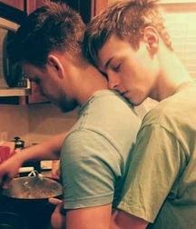 Boys in Love (Non-nude) 5bc222536bdfd.jpg
