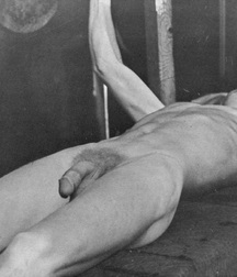 Vintage Black and White Gayporn 5c560e6acb8f3.jpg