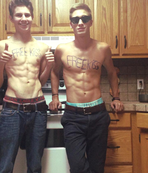 He’s so good twink gay tube 60b4ad73306b4.png