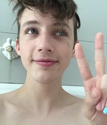 TROYE SIVAN including 'almost full frontal nude' photo 57dd7a2839641.jpg