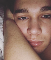 AUSTIN MAHONE Shirtless 57def96974752.png