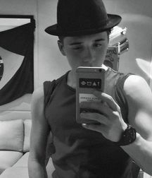 Brooklyn Beckham 589bb7d4d4386.jpg