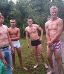 Guys Feet 57c26ef3a0aa2.jpg