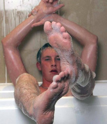 Guys Feet 57c26f033abed.jpg