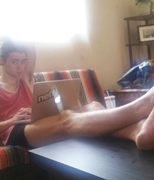 Guys Feet 57c26f14d1cda.jpg