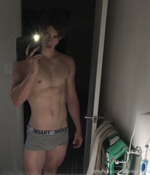 Uploaded by:cheezborg91 5d71be8abbf18.jpeg