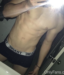 Uploaded by:cheezborg91 5d71bf958f920.jpeg