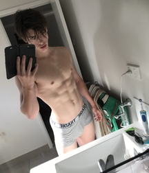 Uploaded by:cheezborg91 5d71bfdd206f3.jpeg