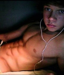 Posing Twinks 56ea4ab2ce4e4.jpg