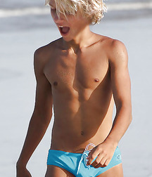 Very CUTE Twinks 5722babaaa437.jpg