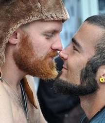 Kissing 1 5728e93547d0c.jpg