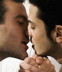 Kissing 1 5728e95265dd1.jpg
