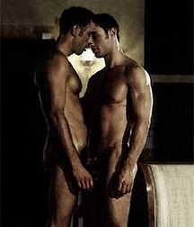 Kissing 1 5728e964c4526.jpg