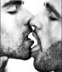 Kissing 2 5728ea0237b5f.jpg