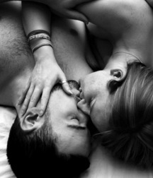 Kissing 2 5728ea076e130.jpg