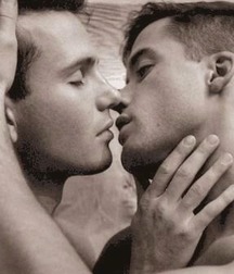 Kissing 2 5728ea0906dce.jpg