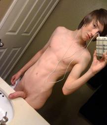 Boys @ There Crib 2 574b7c435ddd8.jpg