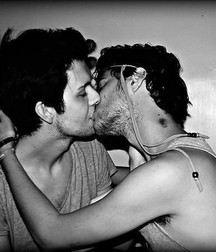 Kisses 574ccaf11ac40.jpg