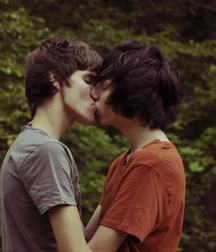 Kisses 574ccaf7b08c7.jpg