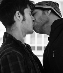 Kisses 574ccafa6d5e1.jpg