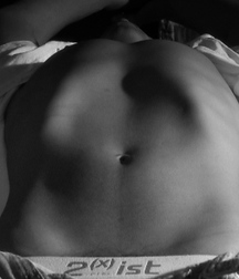 A PERFECT INNIE NAVEL 576f3ec64329a.jpg