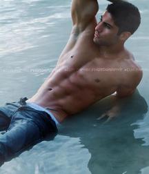 MIDDLE EASTERN GUYS WITH PERFECT INNIE NAVELS 57835eb65e5bc.jpg