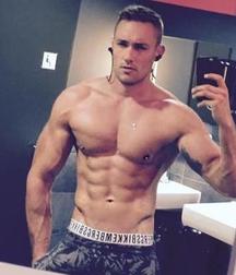 STUNNING INNIES ON THE INTERNET 5804c06dcd4b7.jpg