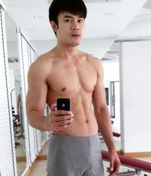 STUNNING INNIES ON THE INTERNET 5804c07815682.jpg