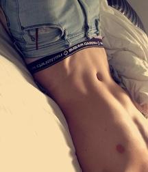 SKINNY BOYS WITH PERFECT SEXY INNIE NAVELS 594936f32b0de.jpg