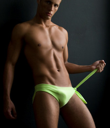 MORE INTERESTING INNIES  594a77b37d1ae.jpg