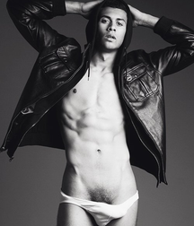 STUNNING INNIES ON THE WEB 597b19a25c11c.png
