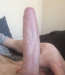 Guys from Grindr 595a6f2406acd.jpg