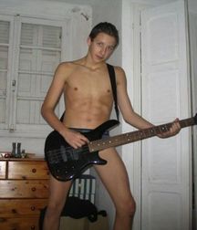 Guitar boys 58f74f8449a87.jpg