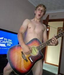 Guitar boys 58f74f8e86fee.jpg
