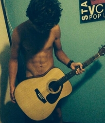 Guitar boys 58f74f9635257.jpg