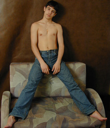 Artyom 58f113913c72f.jpg