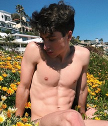 Hot Bois 4 5983d0c349b49.jpg