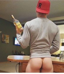 Hot Bois 04 599303e9cb2a1.jpg