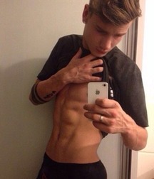 Hot Bois 06 59b69263bc30b.jpg