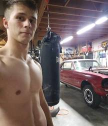 Hot Bois 06 59b69288edde2.jpg