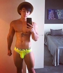 Hot Bois 06 59b692ade0115.jpg