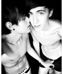 Hot Bois 07 59c66e12dccf9.jpg