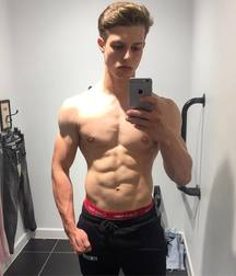 Hot Bois 07 59c66e8b270be.jpg