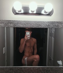 Hot Bois 07 59c66e9b4a0db.jpg
