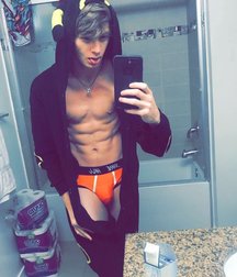 Hot Bois 08 59d10768c9b1a.jpg