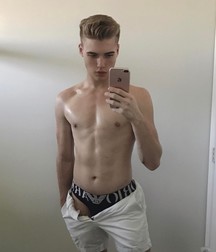 Hot Bois 08 59d107f421d8f.jpg