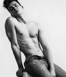 Hot Bois 08 59d1083450626.jpg