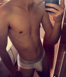 Hot Bois 09 59dbe739d4730.jpg