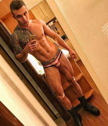 Hot Bois 09 59dbe765ea3d5.jpg